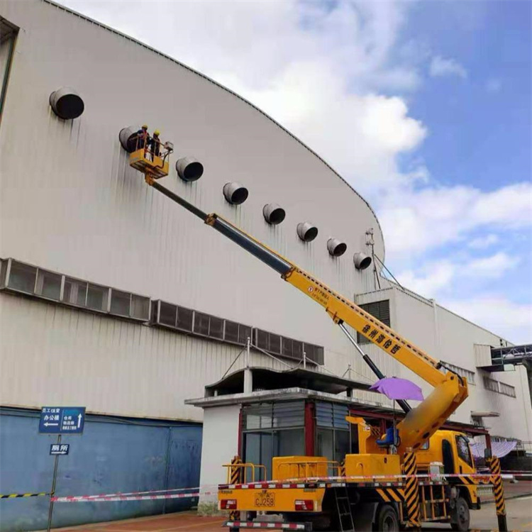 龙河镇高空作业车出租服务：专业广告牌安装解决方案